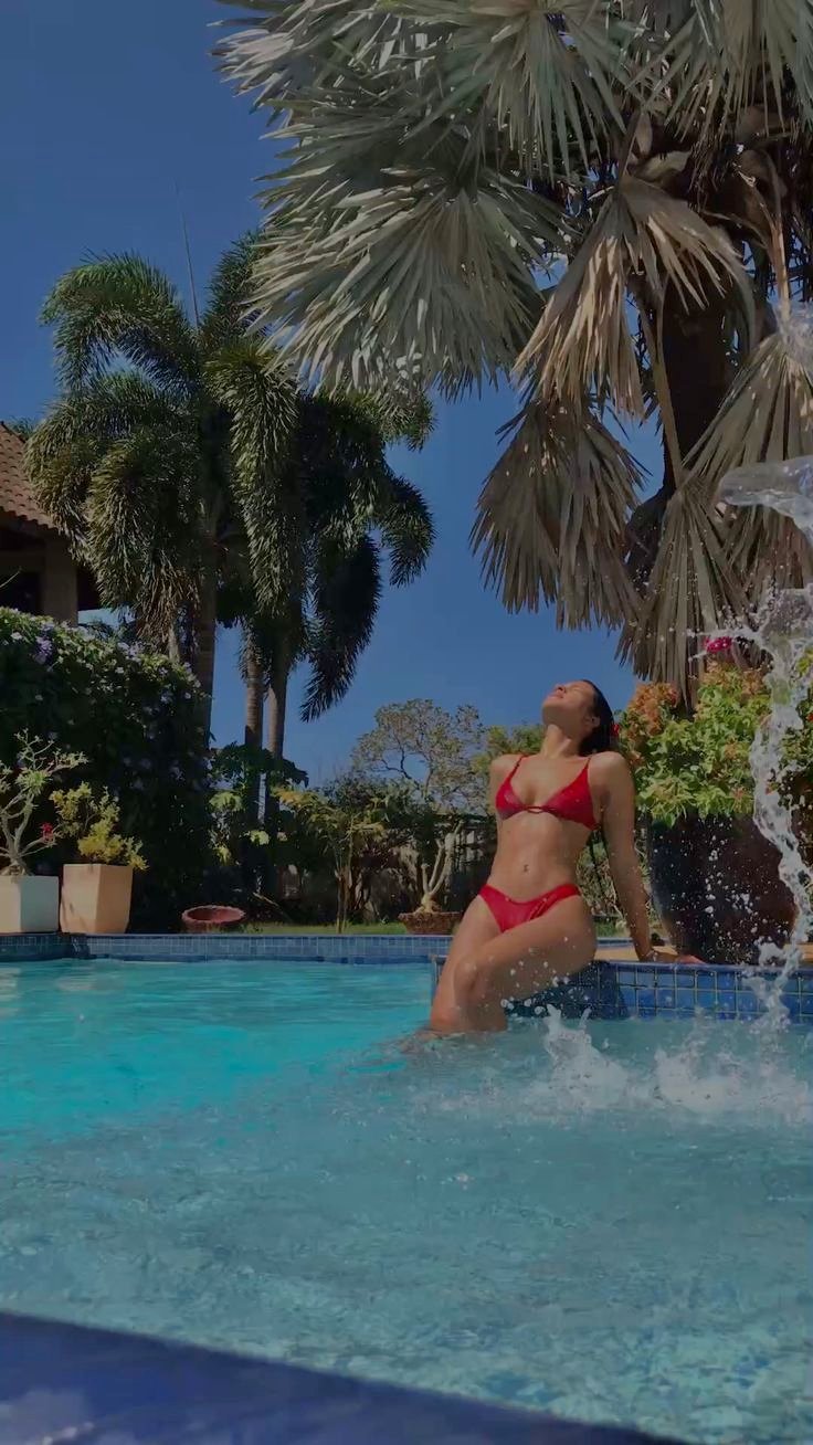 piscina-praia-piscinastorys-biquini-paty….jpg piscina-praia-piscinastorys-biquini-paty….jpg